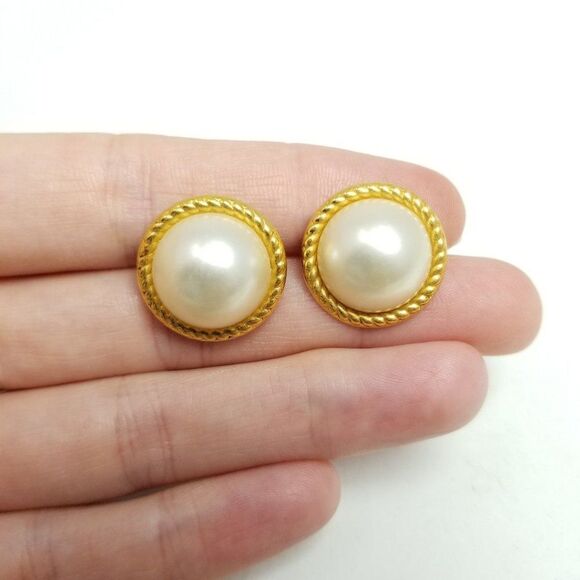Vintage Faux Pearl and Gold Tone Stud Earrings, Cabochon Style, Estate - Picture 5 of 6